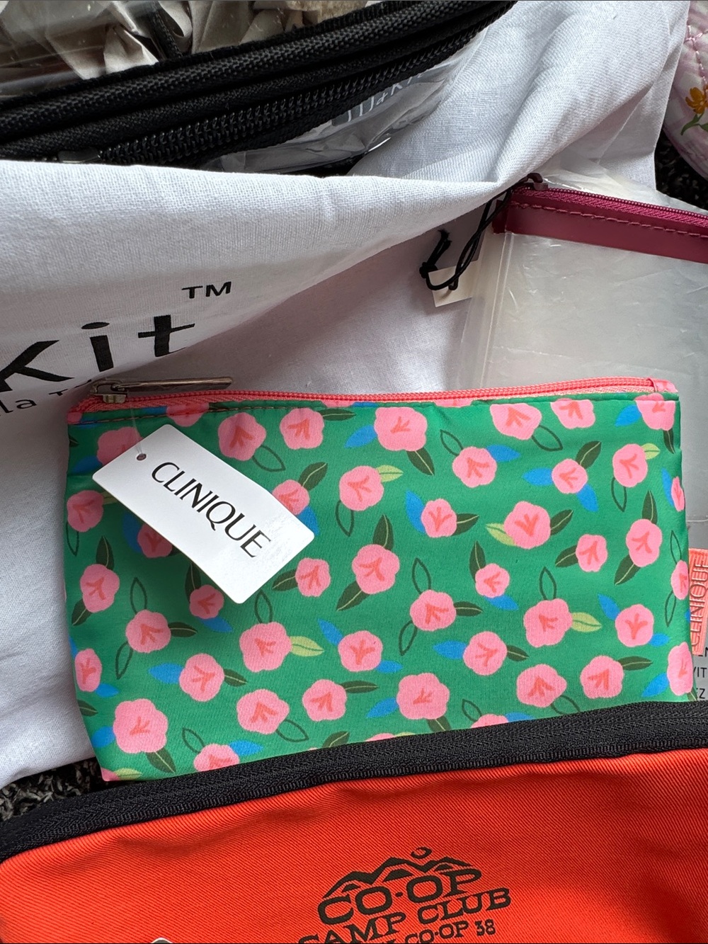 FLASH sale!!! Everyone is always looking for a cute Cosmetic Case! - Picture 6 of 9